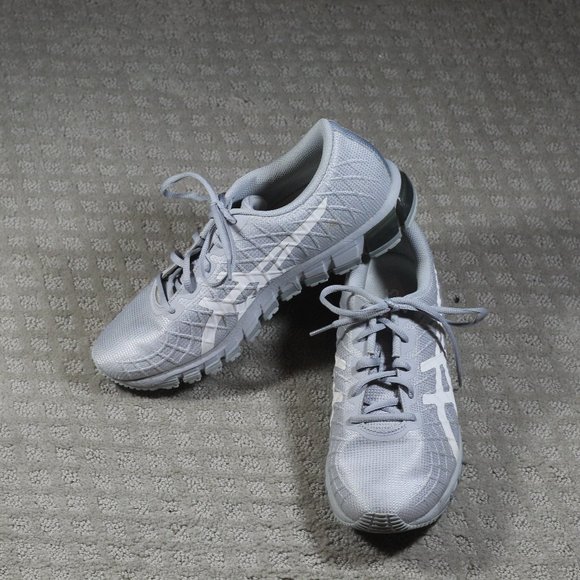 Asics Size 8.5 Light Grey Shoes- LIKE NEW - Picture 1 of 7